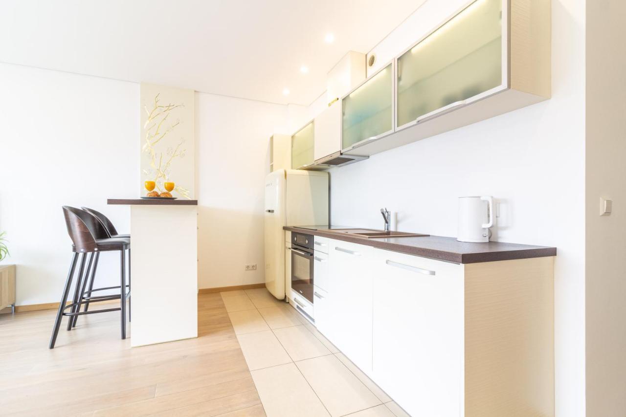 Cohost I Sunny Center Apt, Covered Parking, Balcony & Self Check-In Kaunas Ngoại thất bức ảnh