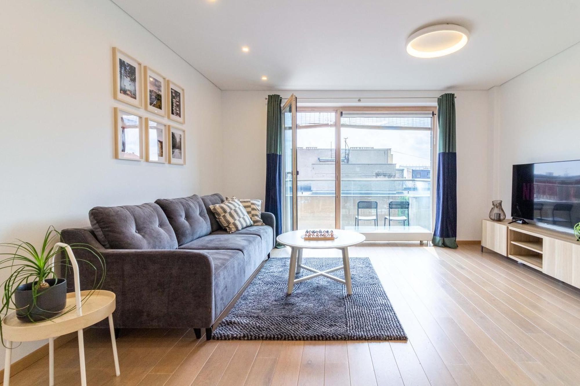 Cohost I Sunny Center Apt, Covered Parking, Balcony & Self Check-In Kaunas Ngoại thất bức ảnh